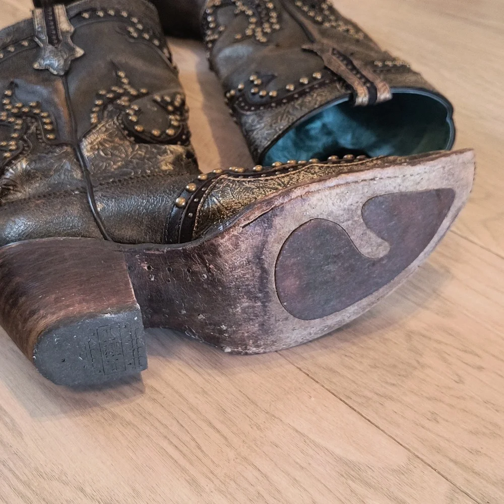 Corral Vintage Boots - Picture 3 of 14